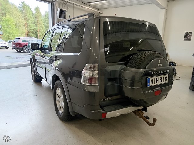 Mitsubishi Pajero 6