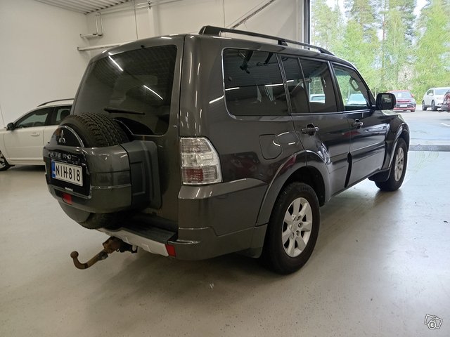 Mitsubishi Pajero 7