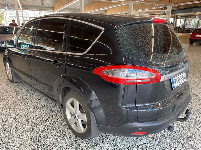 Ford S-Max 6