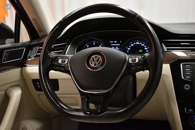 Volkswagen Passat 16