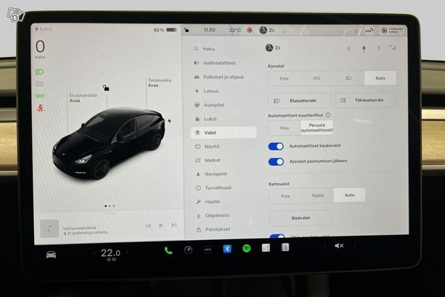 TESLA MODEL Y 22