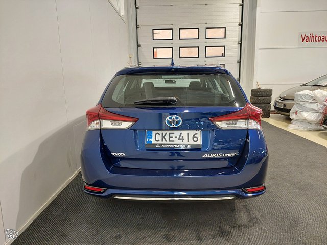 Toyota Auris 13