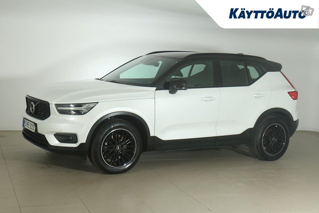 VOLVO XC40 2