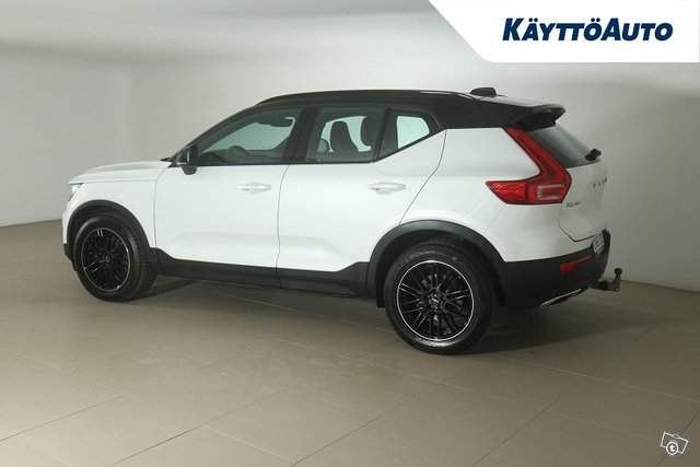 VOLVO XC40 3