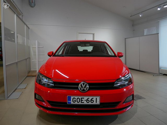 VOLKSWAGEN Polo 2