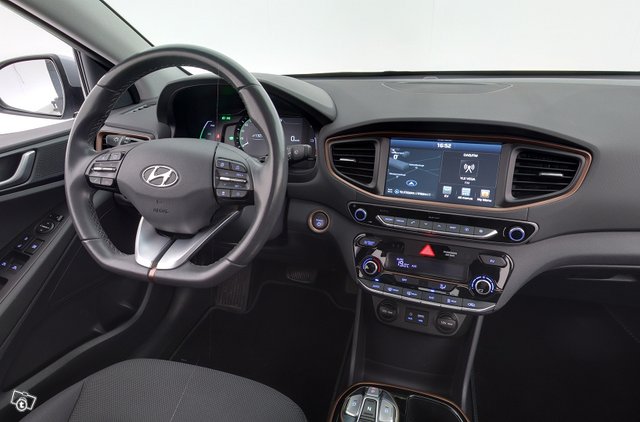 Hyundai IONIQ ELECTRIC 12