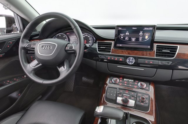 AUDI A8 10