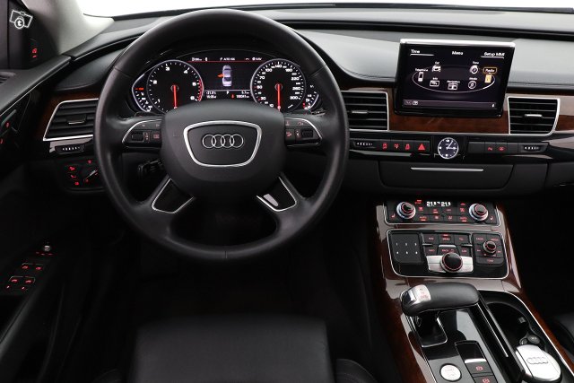 AUDI A8 15