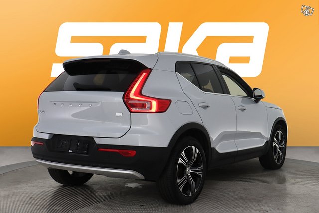 Volvo XC40 8