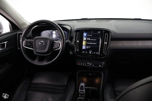 Volvo XC40 14