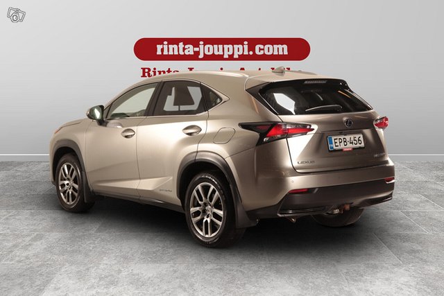 Lexus NX 7