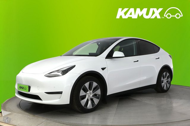 Tesla Model Y 6