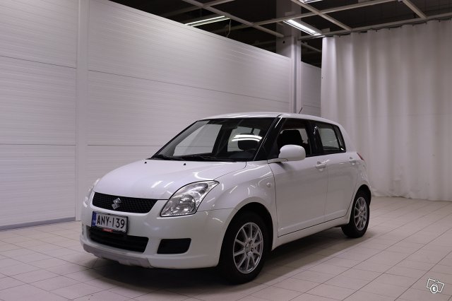 SUZUKI SWIFT