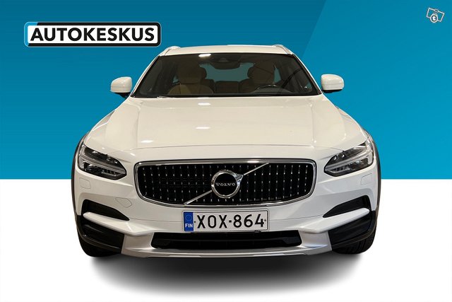 Volvo V90 Cross Country 4