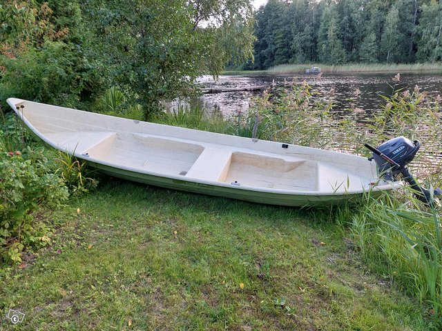 Lami 520 soutuvene ja Yamaha 4hp moottori, kuva 1