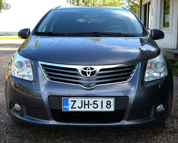 Toyota Avensis 9