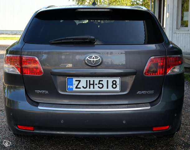 Toyota Avensis 12