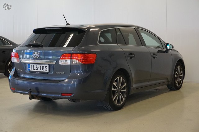 Toyota Avensis 6