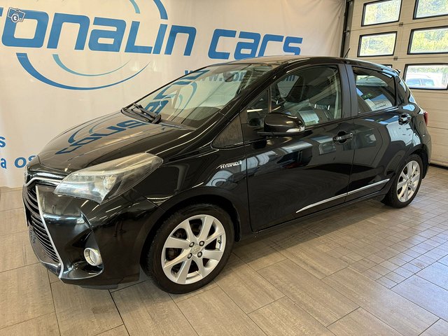 Toyota Yaris 1