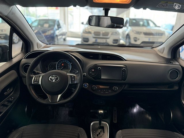 Toyota Yaris 7