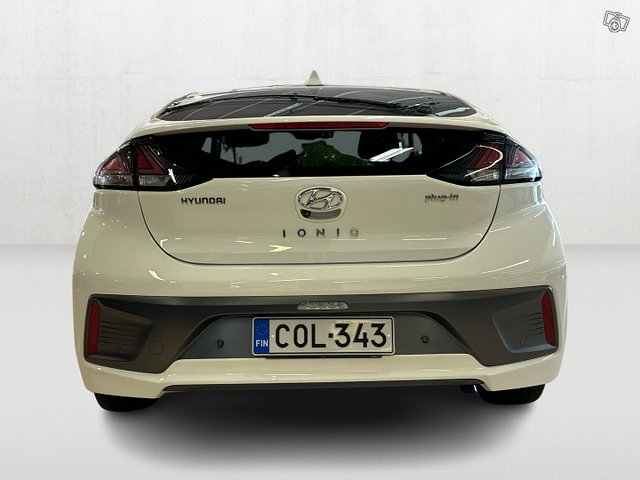 Hyundai IONIQ Plug-in 4