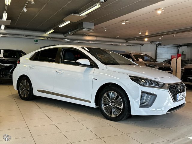 Hyundai IONIQ Plug-in 6