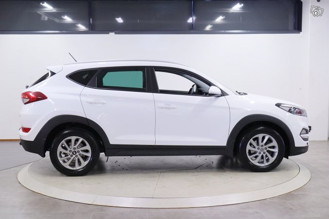 Hyundai Tucson 4