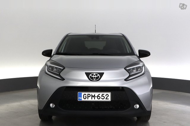 Toyota Aygo X 8