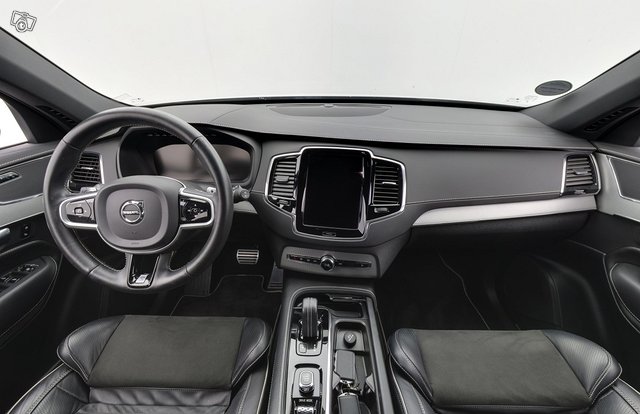 Volvo XC90 11