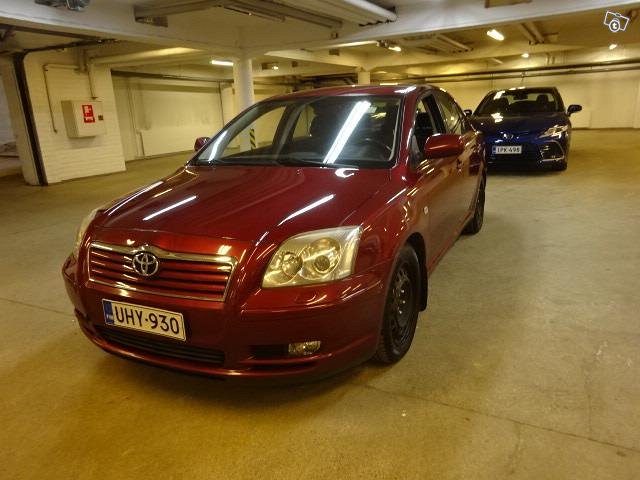 TOYOTA AVENSIS 1