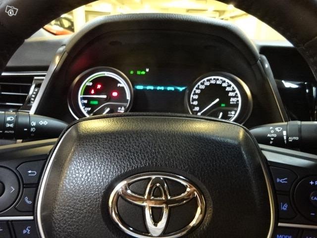 TOYOTA CAMRY 11