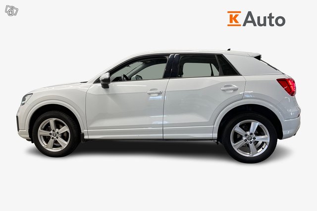 AUDI Q2 5