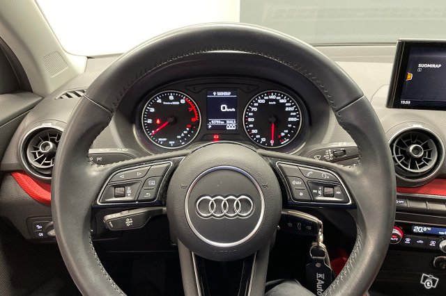 AUDI Q2 12