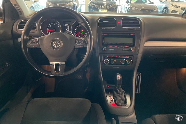 VOLKSWAGEN Golf 7