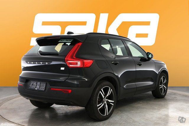 Volvo XC40 8