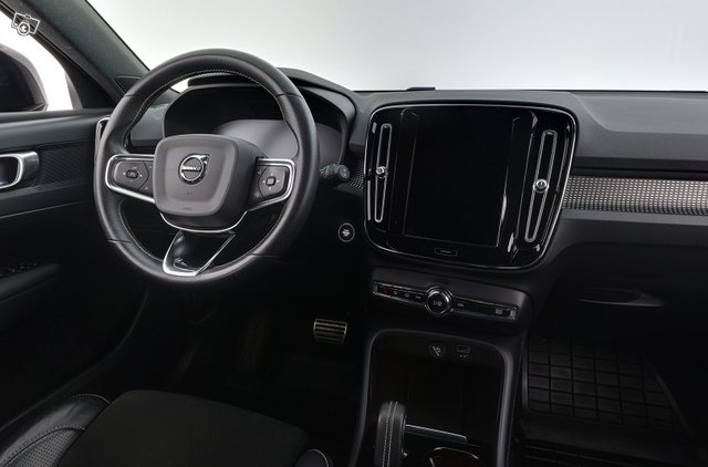 Volvo XC40 11