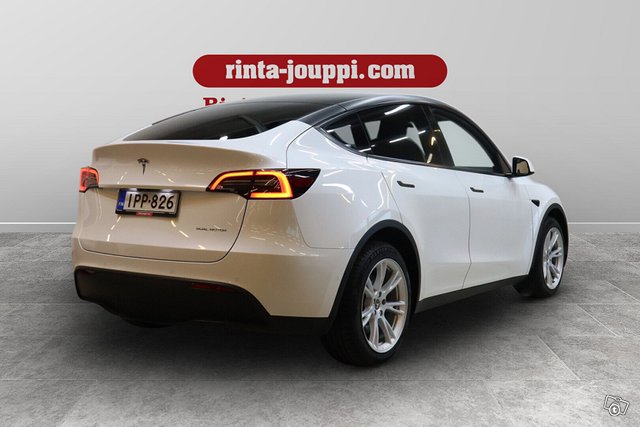 Tesla Model Y 5