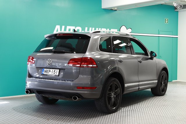 Volkswagen Touareg 2