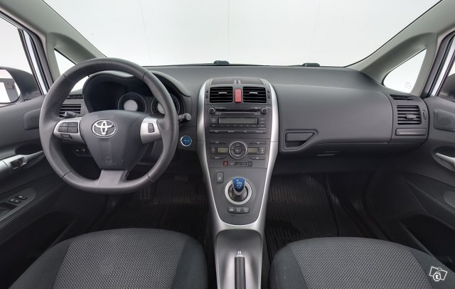 Toyota Auris 9