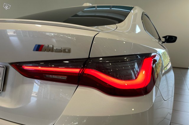 BMW I4 M50 15