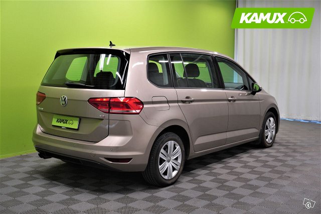 Volkswagen Touran 4