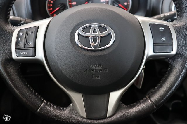 Toyota Yaris 17