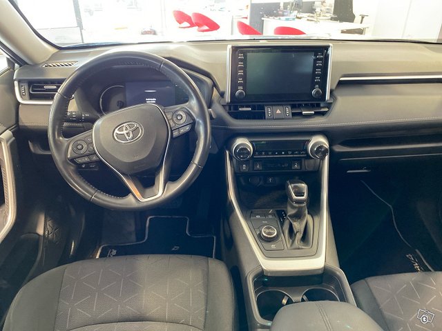 Toyota RAV4 10