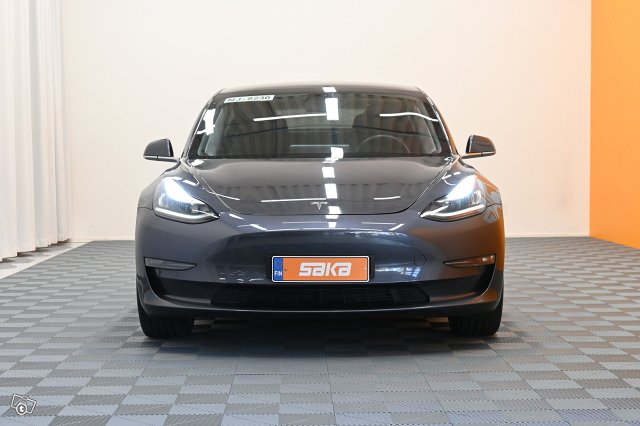 Tesla Model 3 2