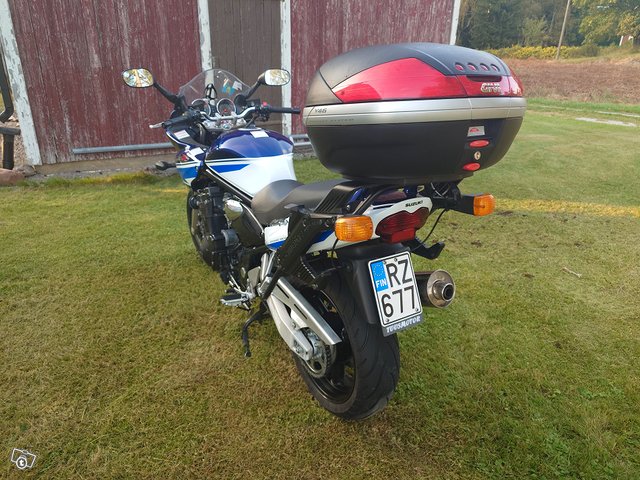 Suzuki Bandit GSF 1200S 6