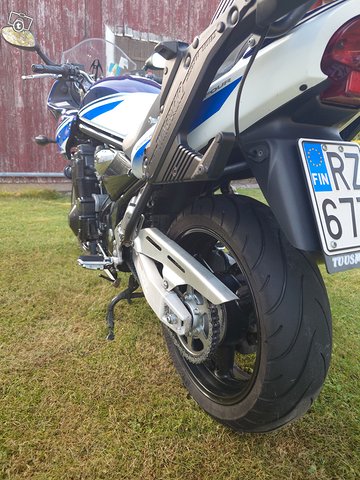 Suzuki Bandit GSF 1200S 8