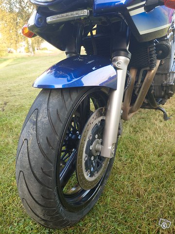 Suzuki Bandit GSF 1200S 9