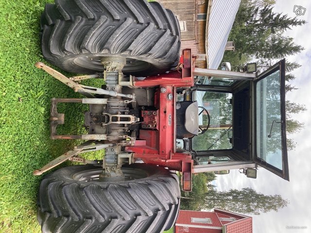 Massey Ferguson 575 2