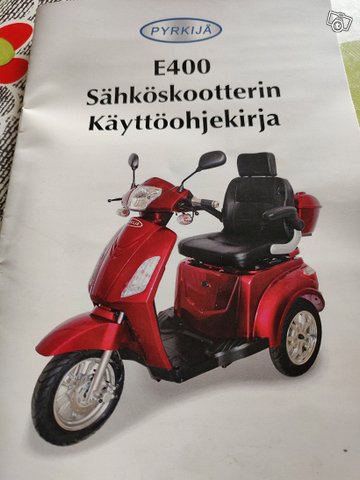 Pyrkijä E 400 senioriskootteri 4