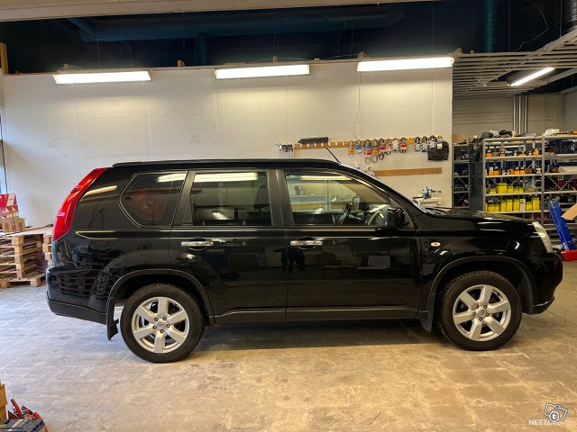 Nissan X-Trail 7